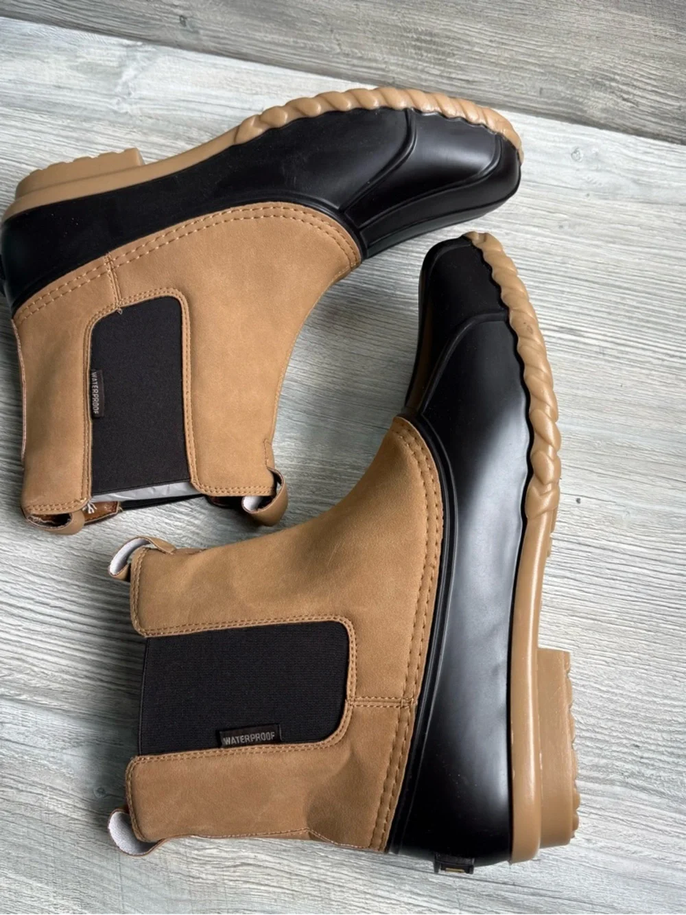 JBU men’s Tan and Dark Brown Duck Boot Chelsea Boots size 13